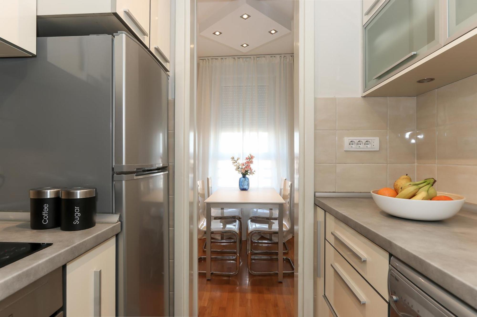 New Belgrade Apartments, Parking 5 Eur Per Day Номер фото
