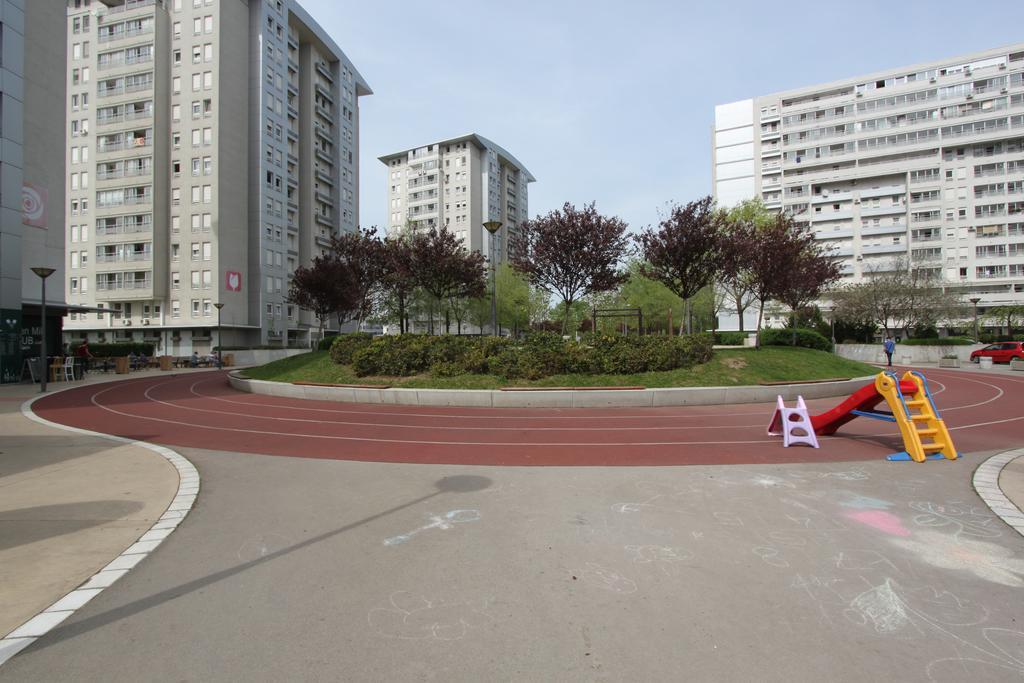 New Belgrade Apartments, Parking 5 Eur Per Day Екстер'єр фото