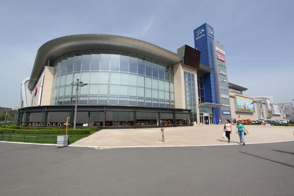 New Belgrade Apartments, Parking 5 Eur Per Day Екстер'єр фото