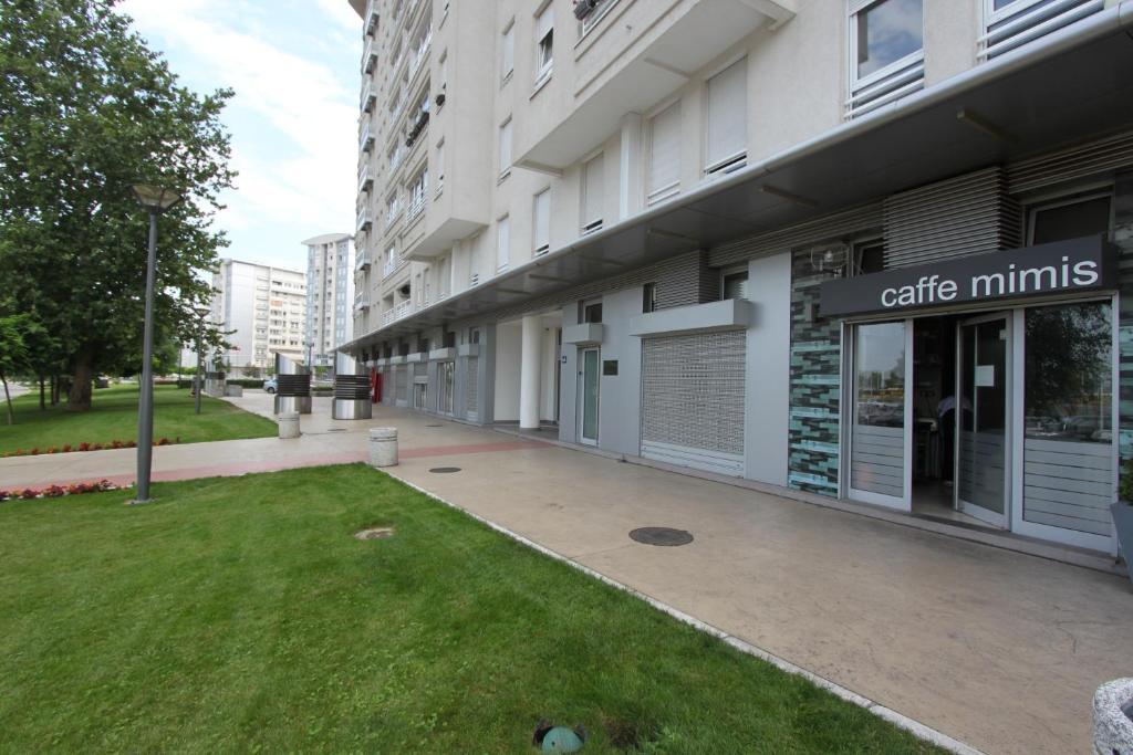 New Belgrade Apartments, Parking 5 Eur Per Day Номер фото